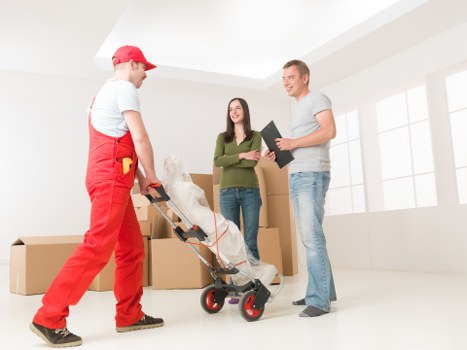 Removals van covering nearby South East London areas from Honor Oak
