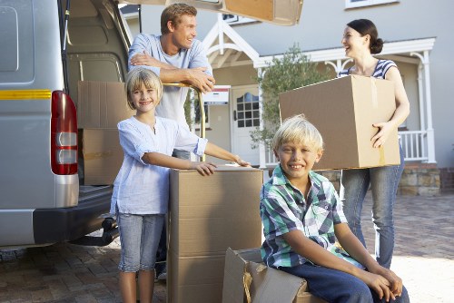 Flexible Honoroak man with van option for everyday logistics